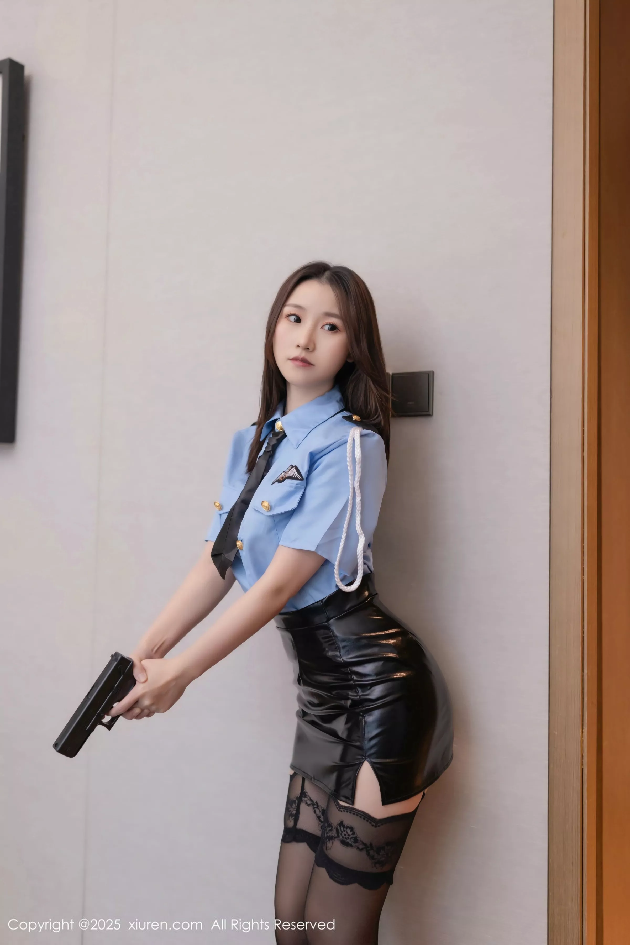 杏子Yada性感制服露黑色内衣配黑丝吊袜秀曼妙身姿绝美写真82P 7