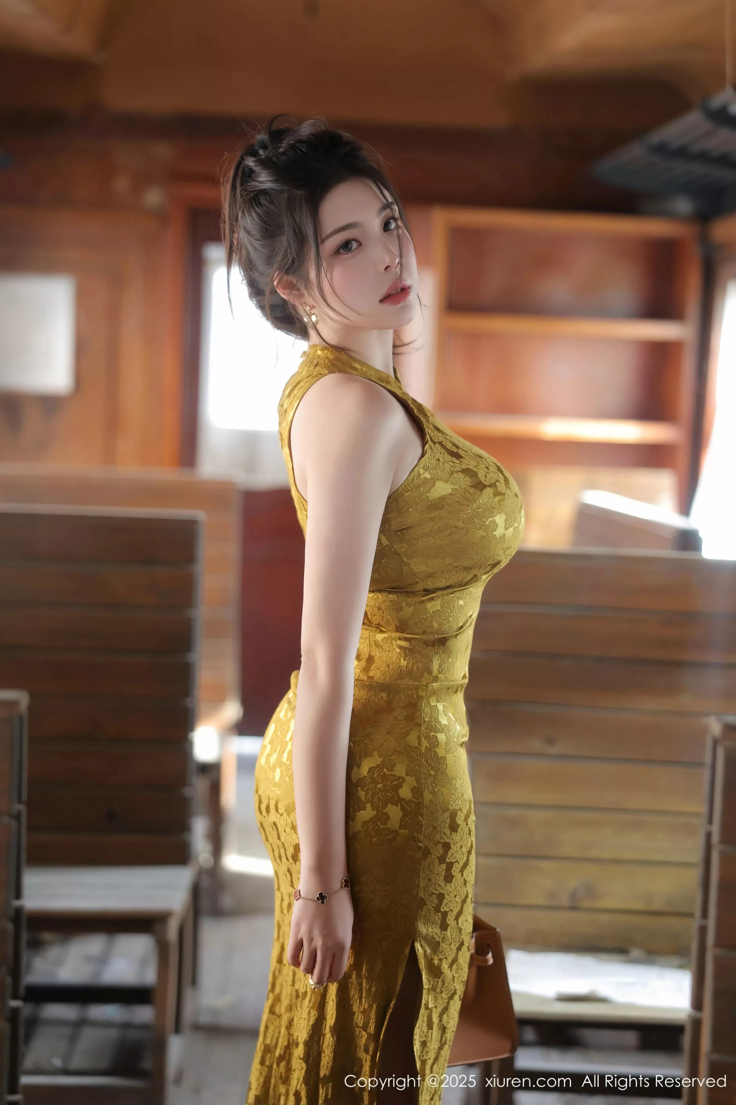 林若凡F性感黄色旗袍露浅色内衣秀丰腴身材撩人绝美写真71P 4