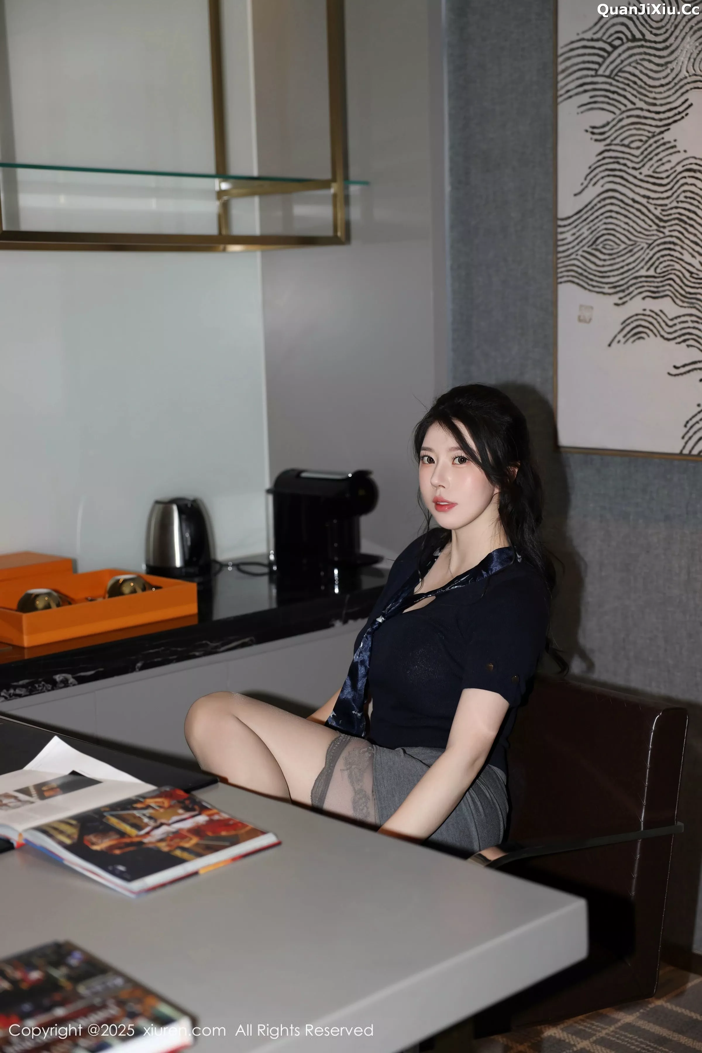 白茹雪abby性感黑色OL服饰配灰丝吊袜秀丰腴身材绝美写真70P 2