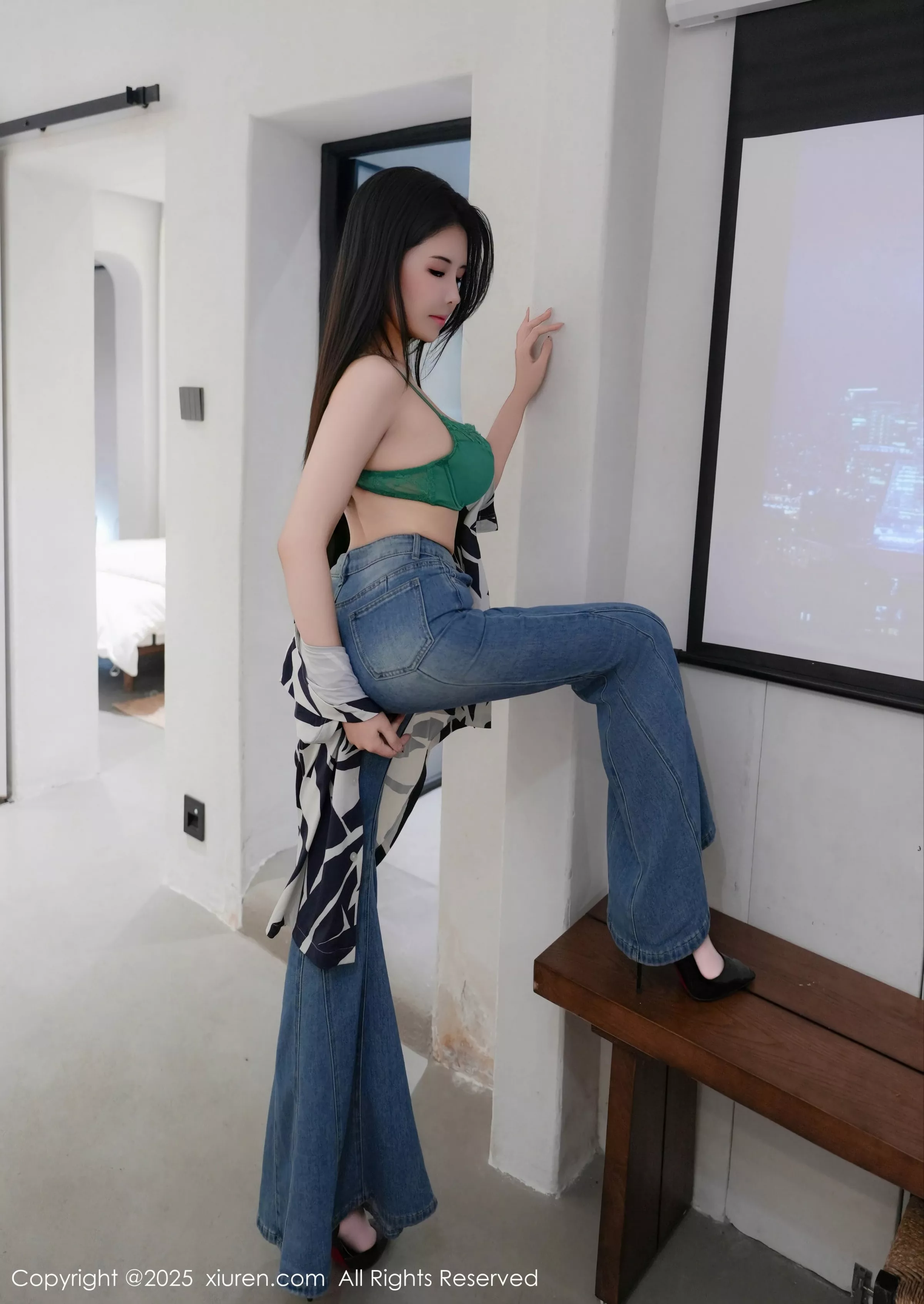 Yuanyuan Sexy T-shirt Revealing Green Lingerie Paired with Gray Stockings Showing Graceful Figure Perfect and Absolutely Beautiful Photoshoot 60P
