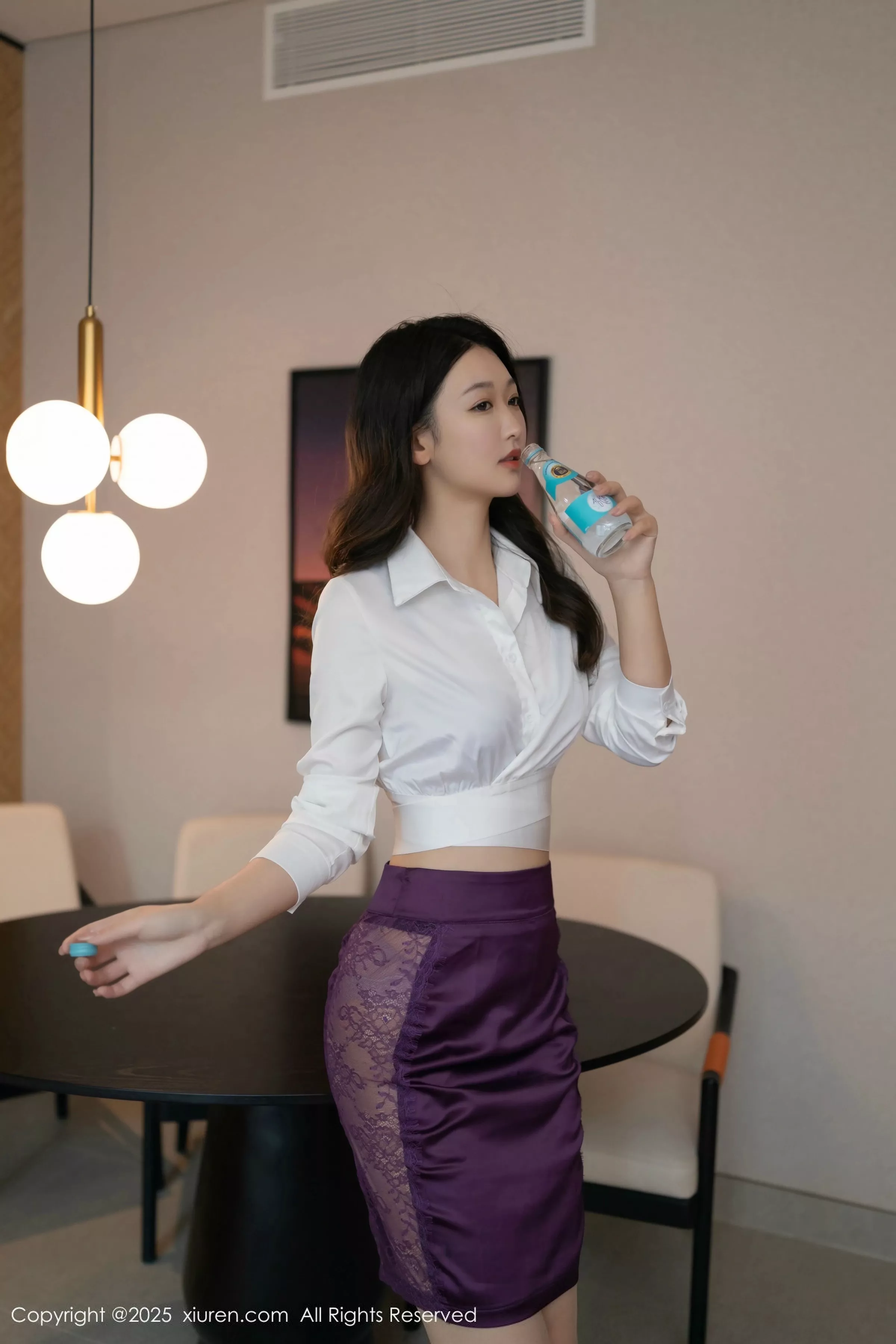 Tang Anqi's sexy white T-shirt and purple mini skirt revealing purple underwear, showcasing a graceful figure, gorgeous photoshoot 80P