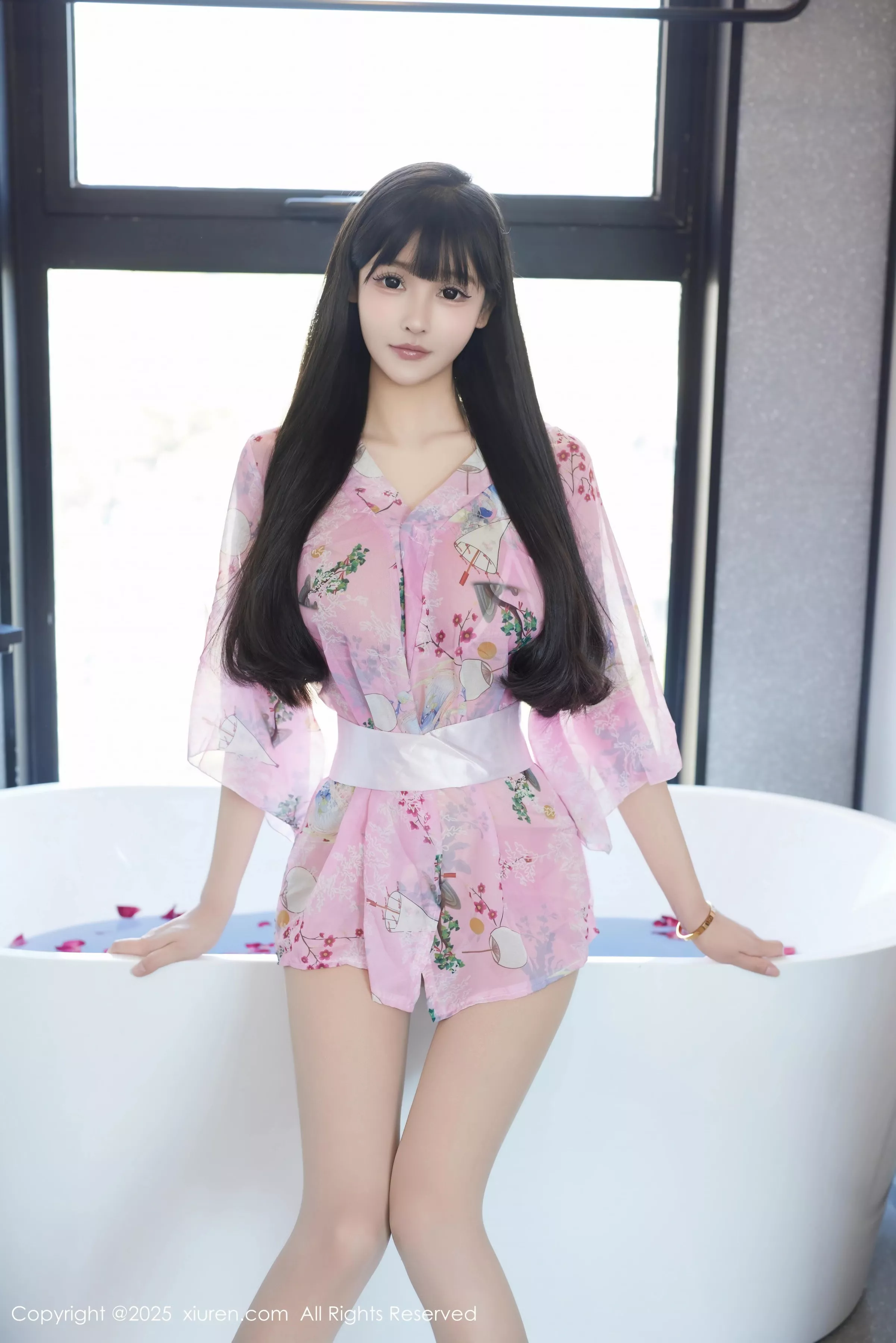 智恩baby浴缸场景性感浅色情趣内衣秀丰腴美臀撩人绝美写真77P 6