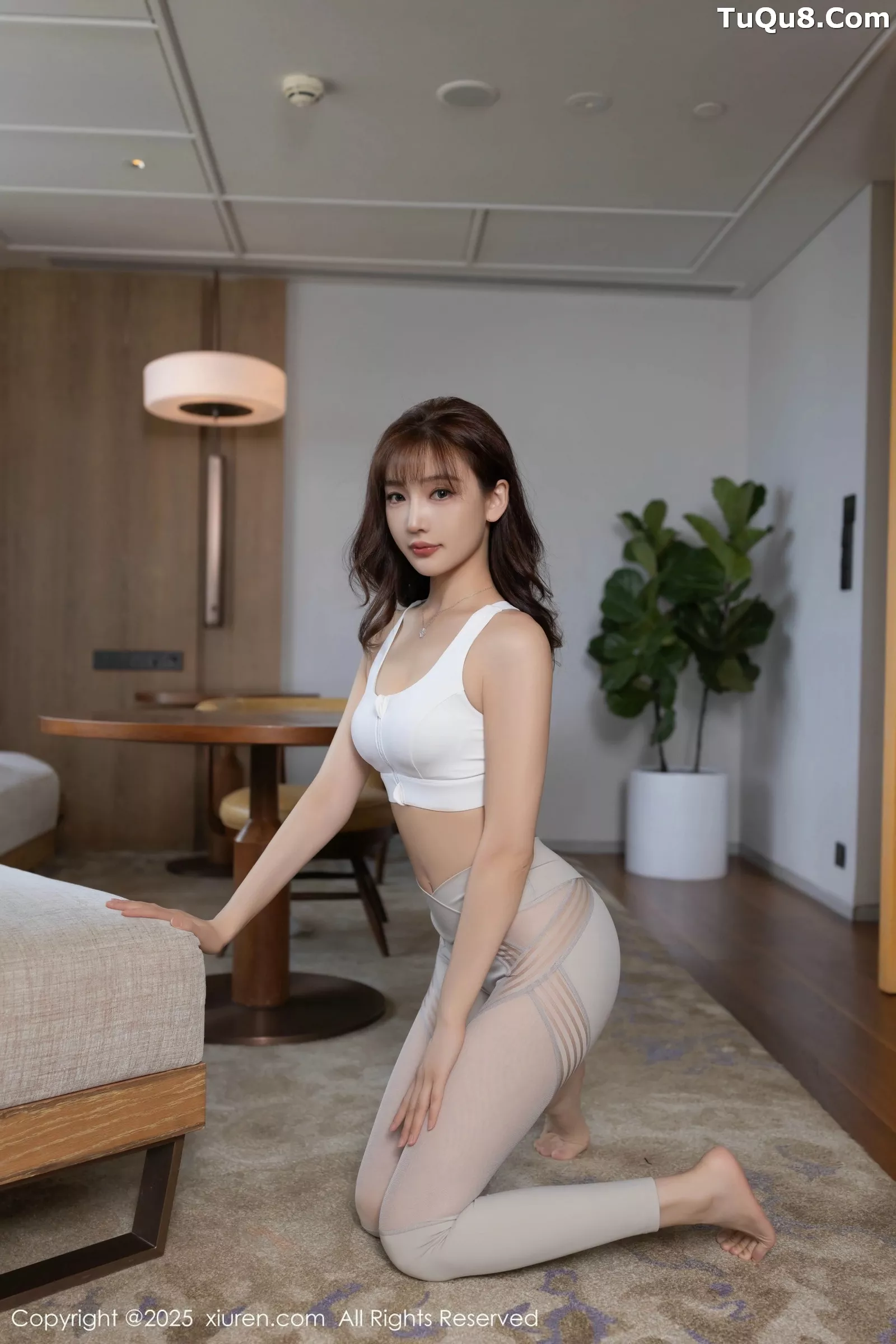 陆萱萱性感白色内衣配浅色运动裤秀柔美身姿撩人绝美写真36P