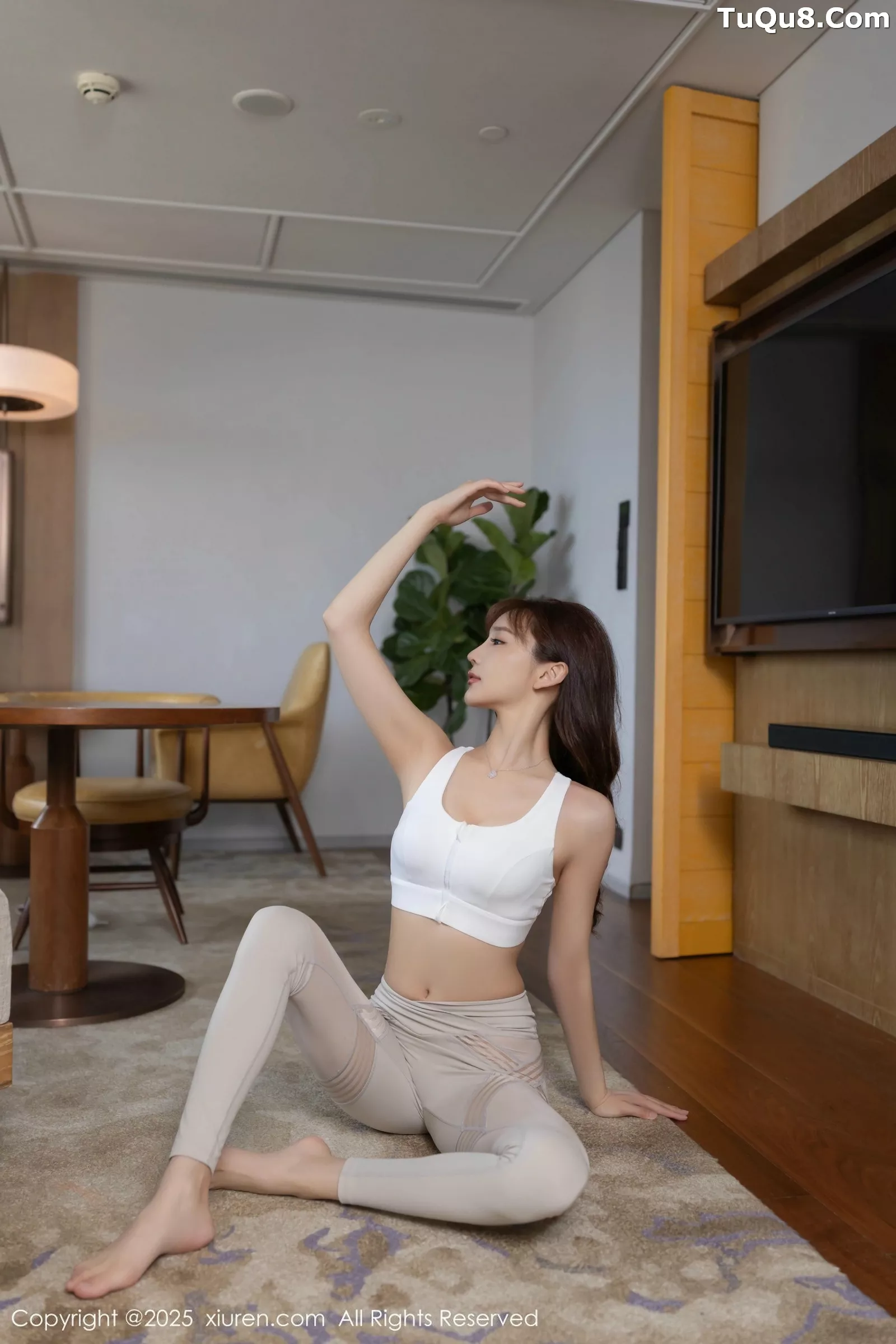 陆萱萱性感白色内衣配浅色运动裤秀柔美身姿撩人绝美写真36P 4