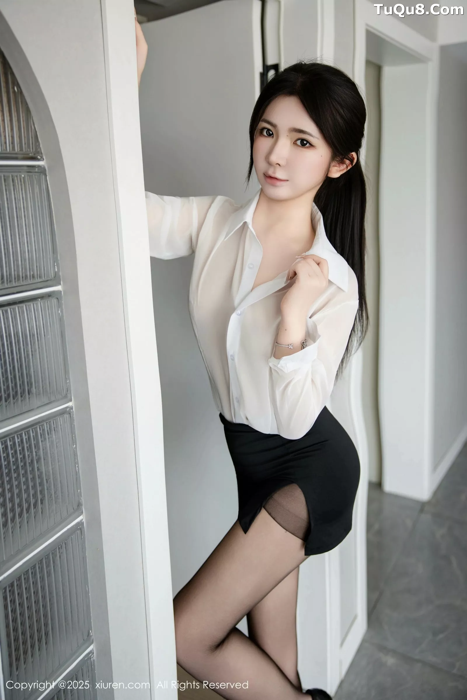 童童Bunny性感OL服饰配超薄黑丝秀曼妙身材绝美写真77P 2