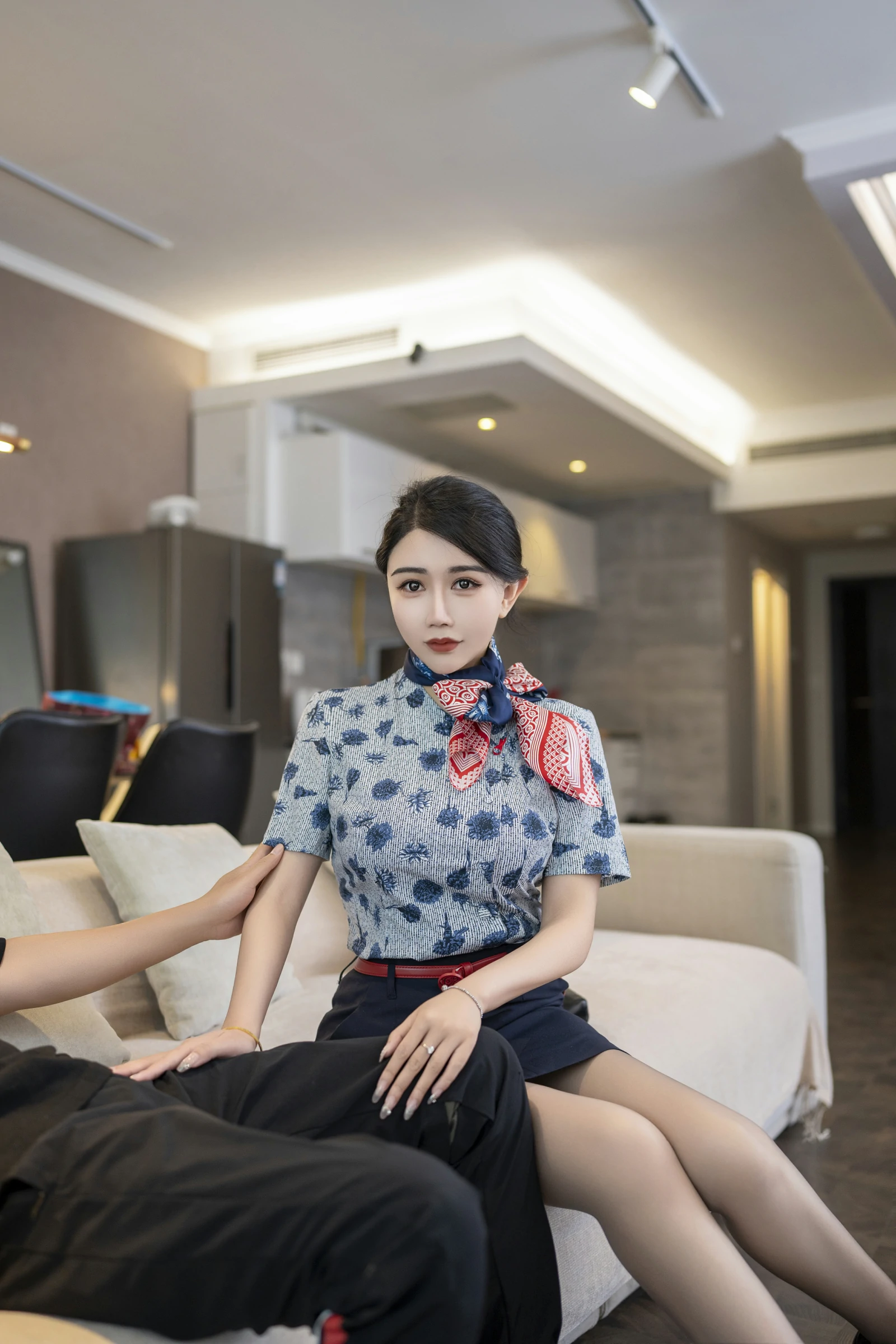 秀人付费 李若汐 诱人私拍福利 空姐制服88P 3
