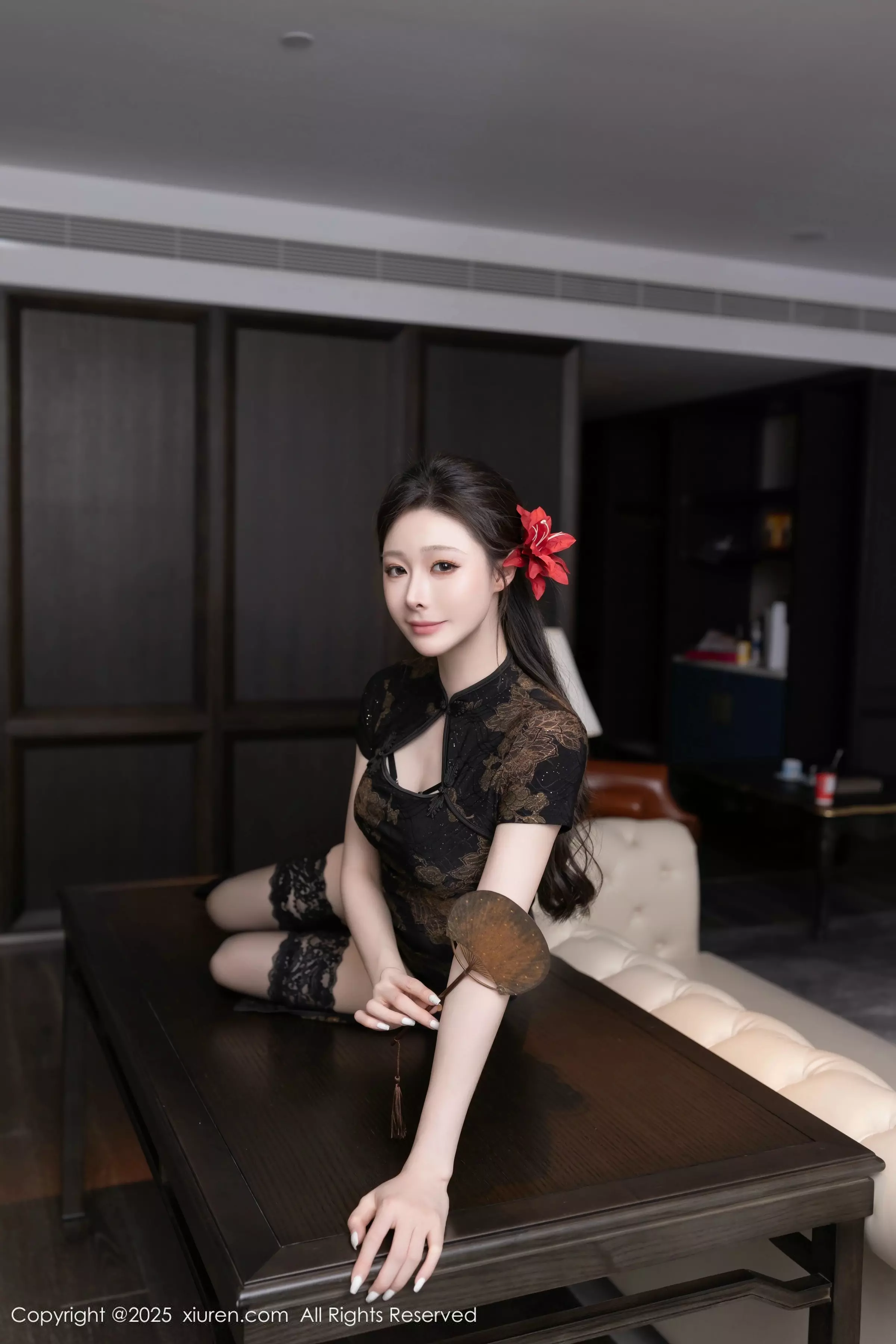 小逗逗性感黑色古风服饰配黑色丝袜秀曼妙身姿完美绝美写真80P 2