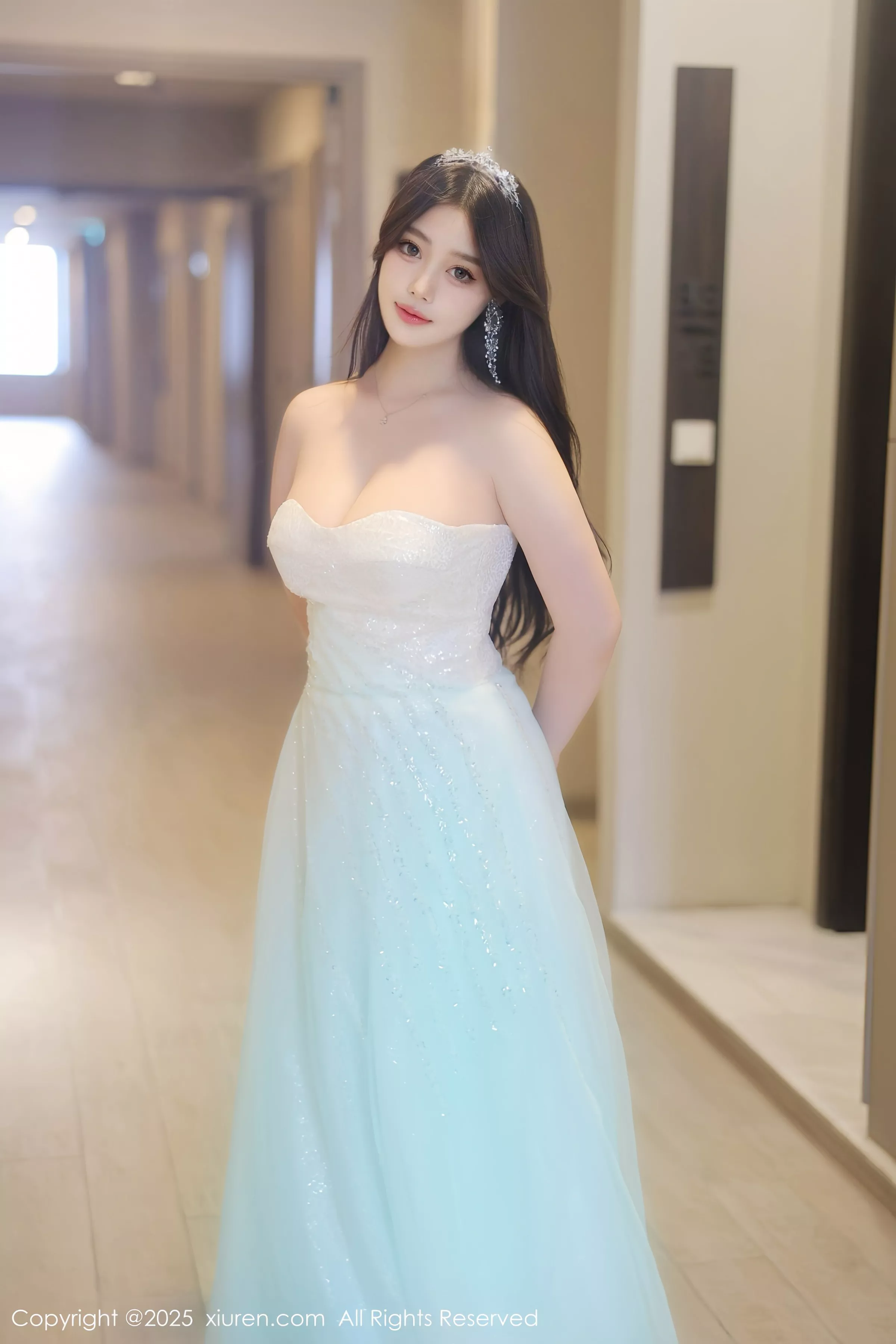 蛋蛋宝性感紫色蕾丝内衣配超薄丝袜秀丰满身材撩人绝美写真78P