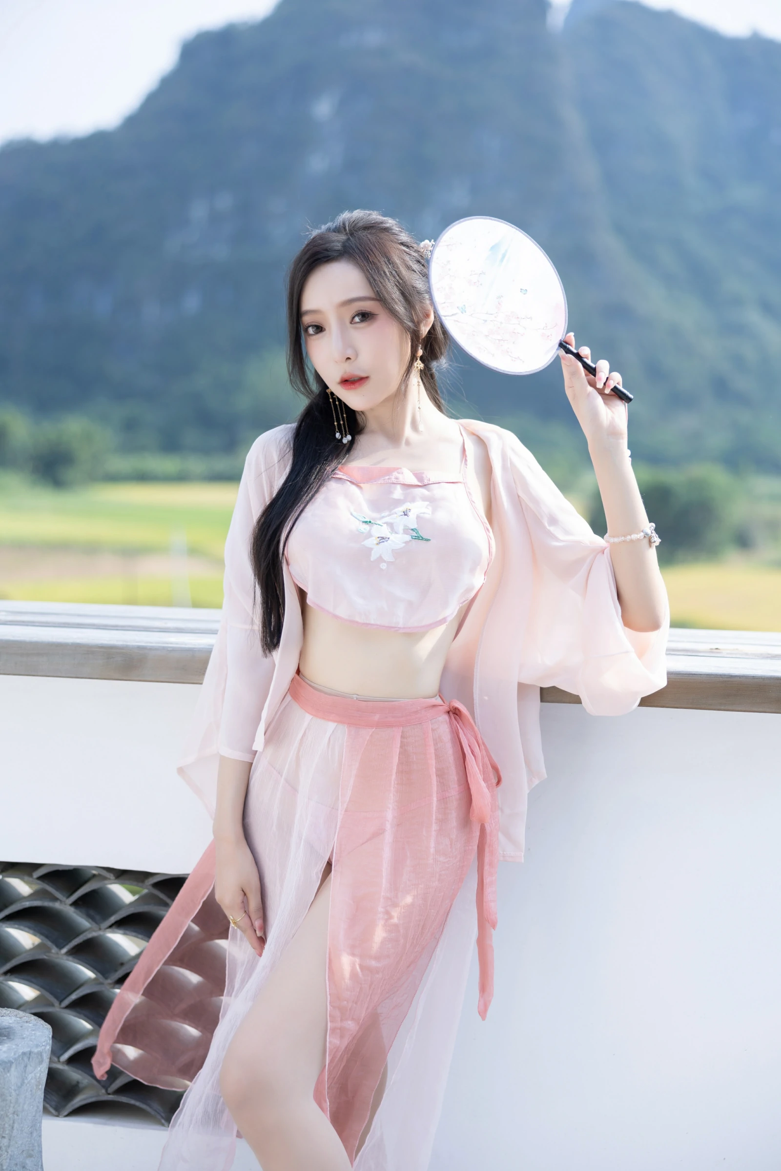 秀人付费 王馨瑶Yanni 诱人私拍福利 粉色古装情趣97P 5