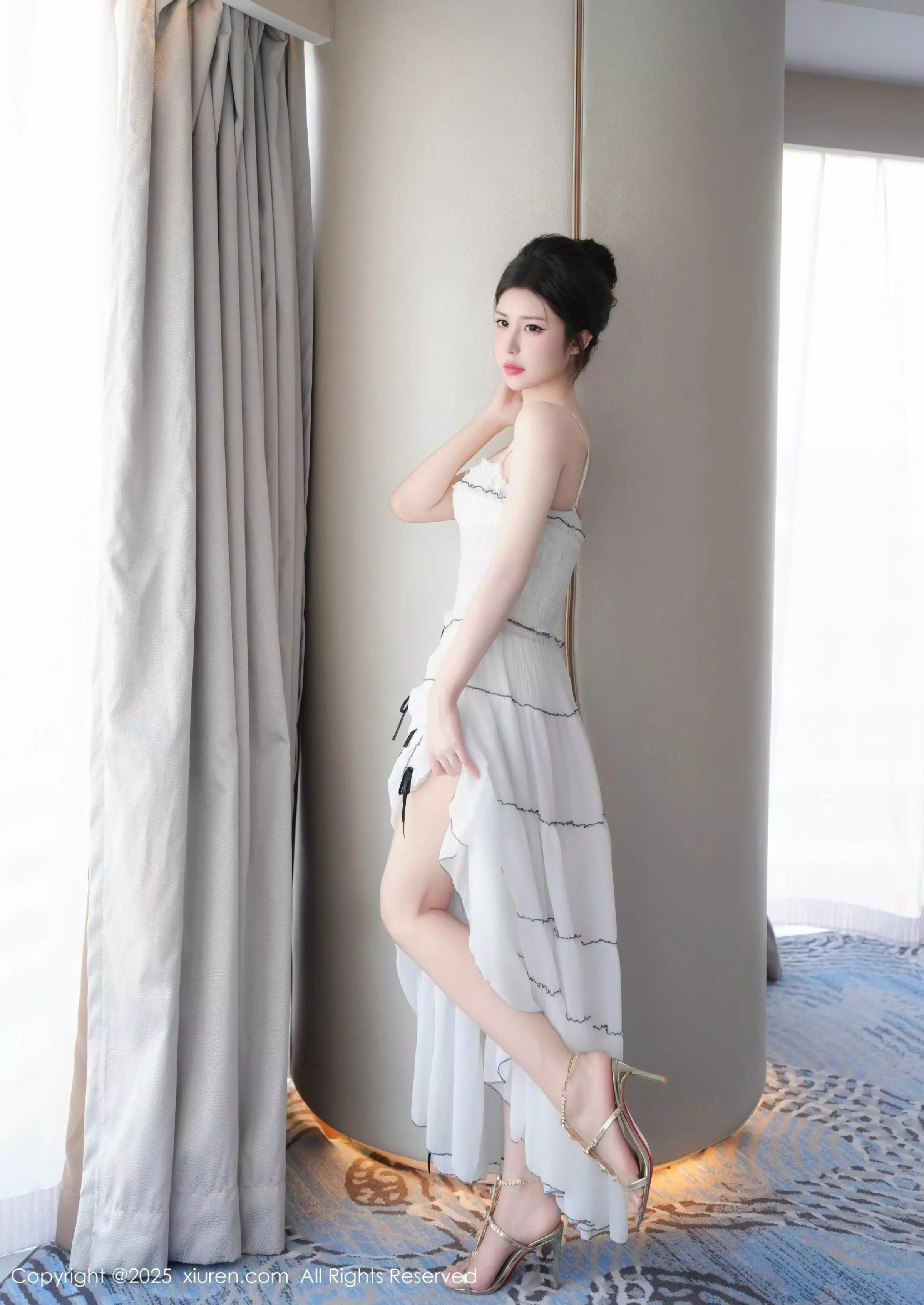 奶芙酱-EVA性感白色连衣裙配凉高跟秀修长美腿完美绝美写真81P 8