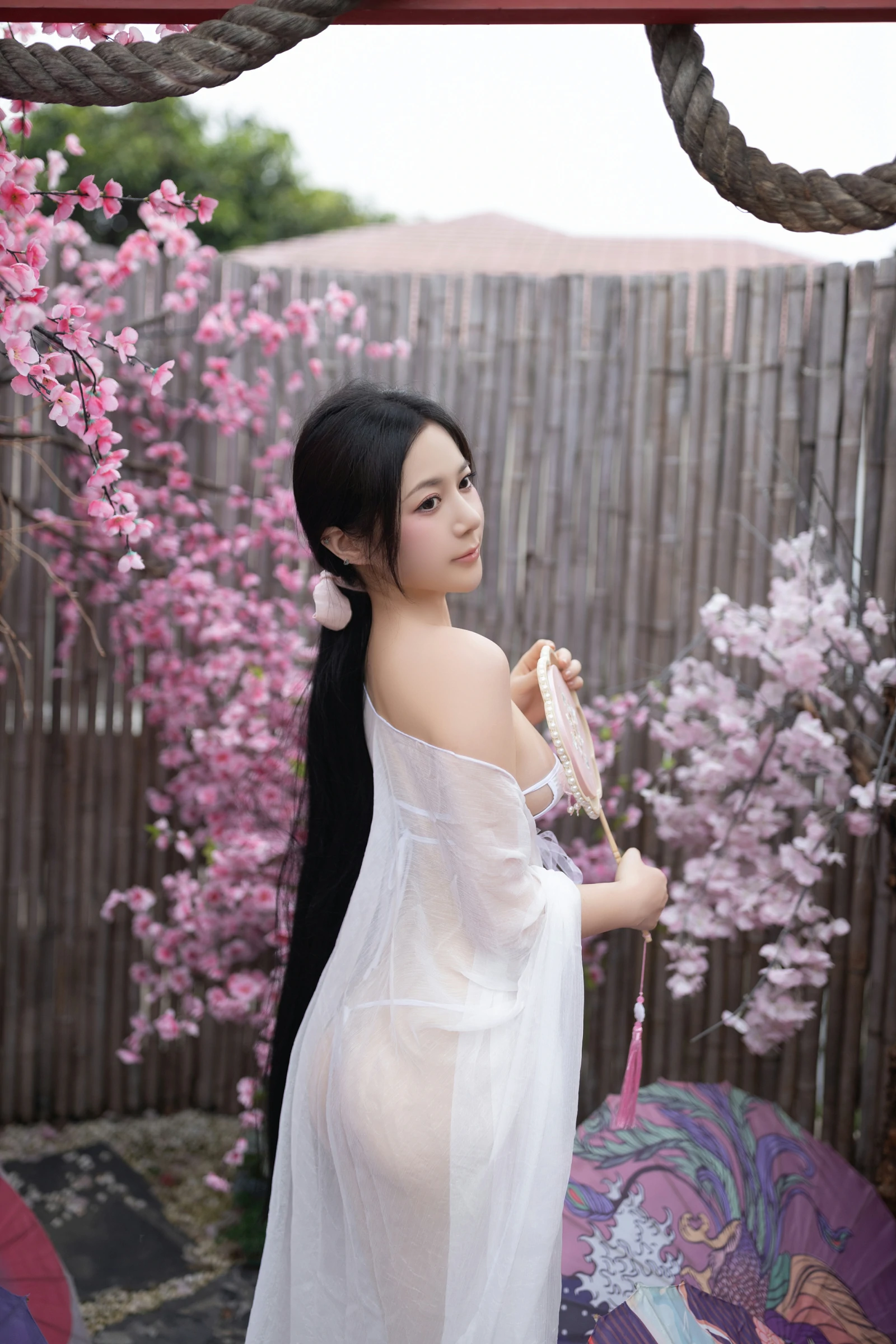 秀人付费 鱼子酱Fish 诱人私拍福利 花想容117P 2